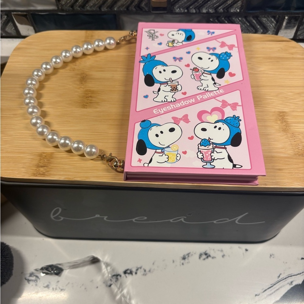 Charming Snoopy Pink and Blue Eyeshadow Palette